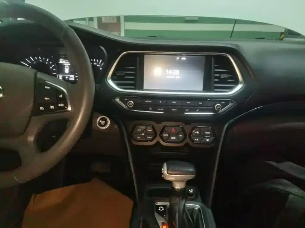 Trumpchi GS4 2017 235T Automatic 2WD Luxury Intelligent Edition — миниатюра 13