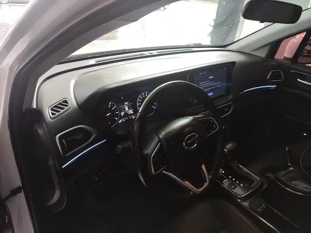 Trumpchi GS4 2018 235T Automatic 2WD Luxury Intelligent Connectivity Millionth Anniversary Edition — миниатюра 10