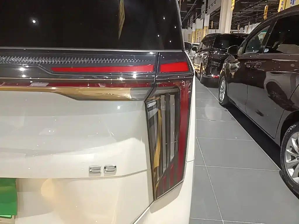 Trumpchi E9 2025 Model: E9 Super Fast Charging Champion — миниатюра 8