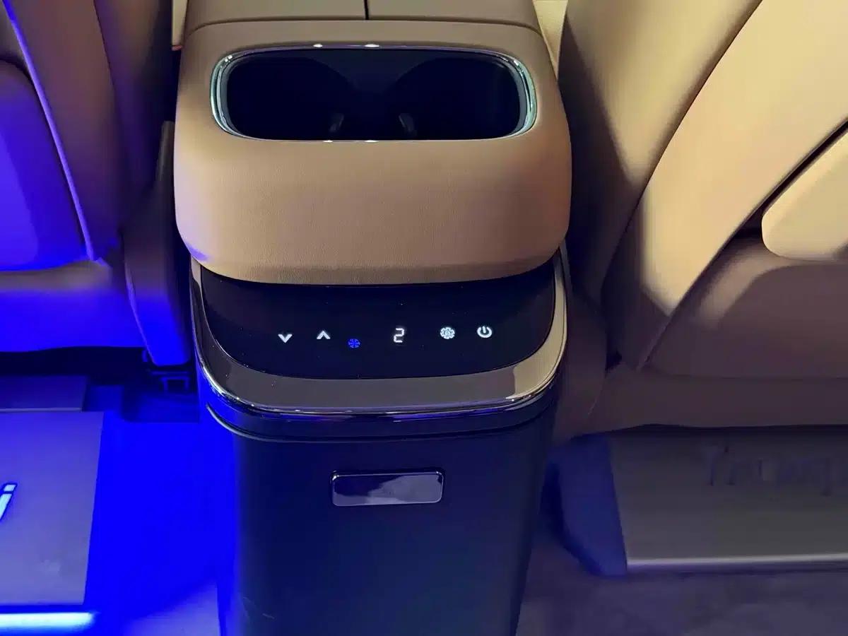 Trumpchi E8 PHEV 2024 Model 150km Dragon Glory+ — миниатюра 13