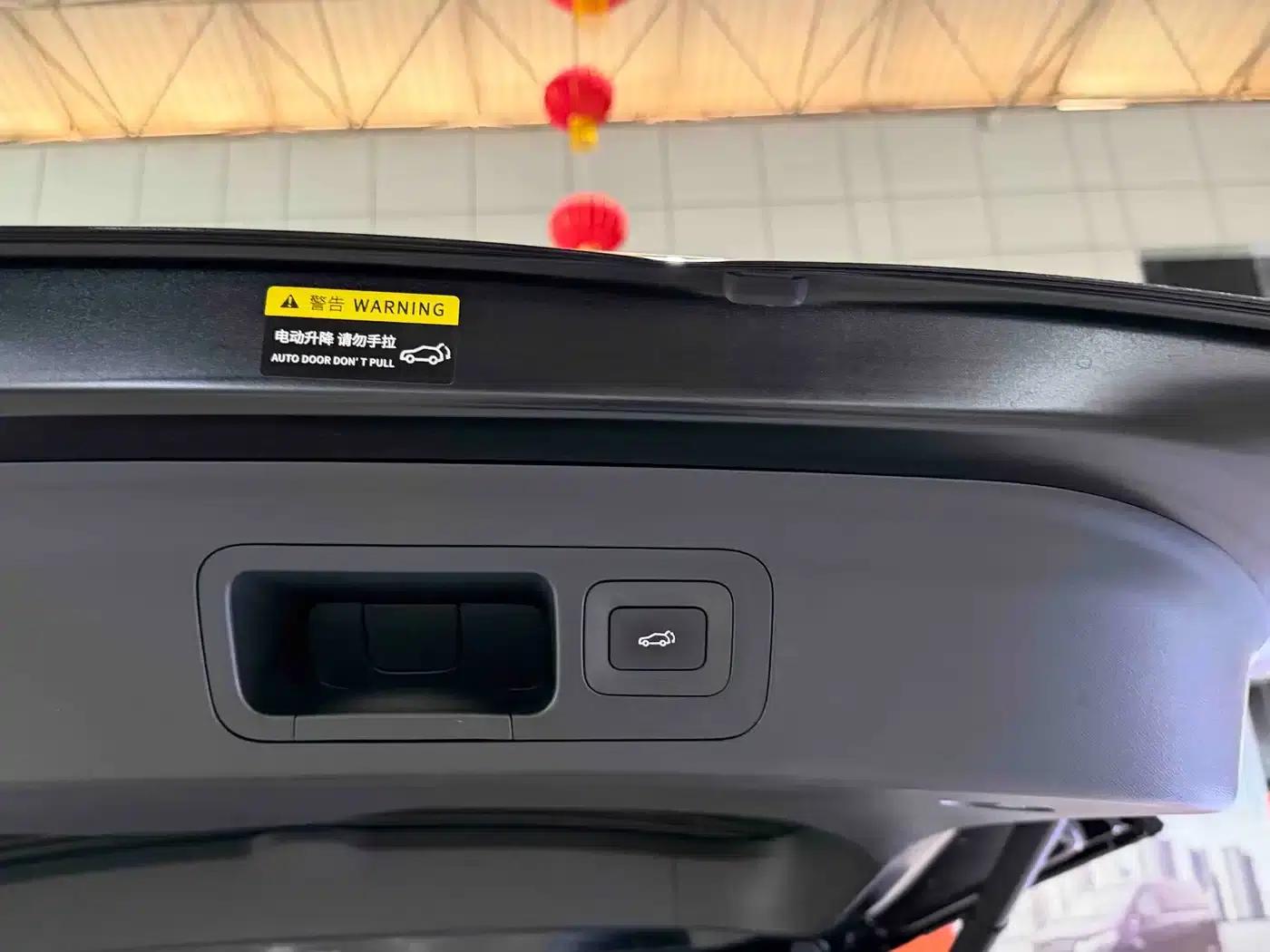 Trumpchi E8 PHEV 2024 Model 150km Dragon Glory+ — миниатюра 17