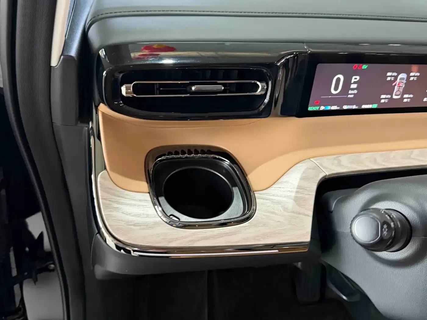 Trumpchi E8 PHEV 2024 Model 150km Dragon Glory+ — миниатюра 6