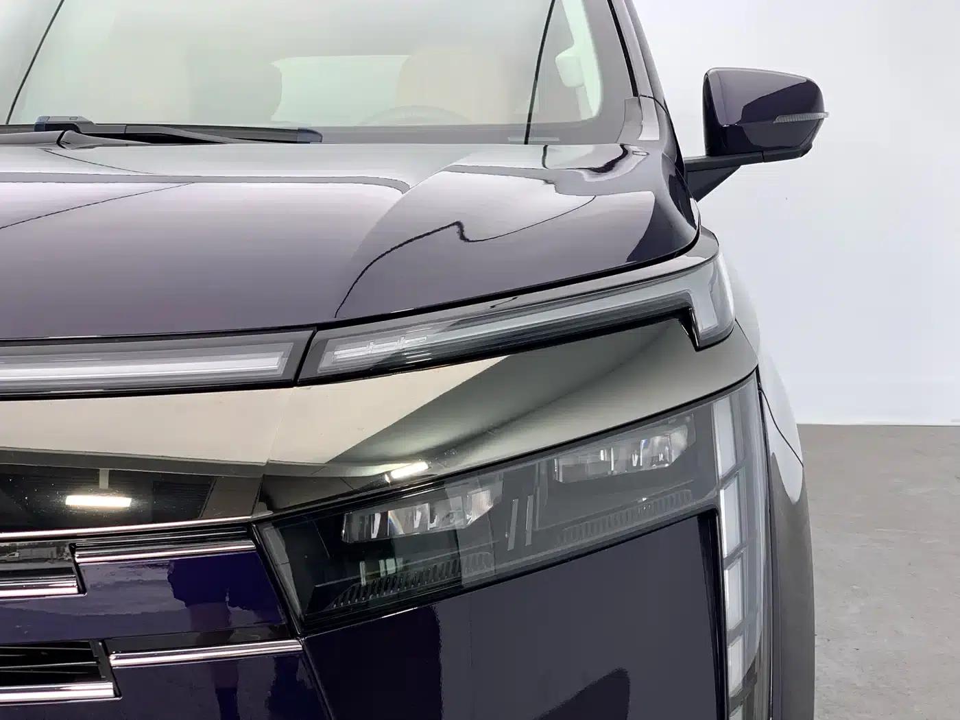 Trumpchi E8 PHEV 2024 Model 150km Dragon Soaring Starry Night+ — миниатюра 12