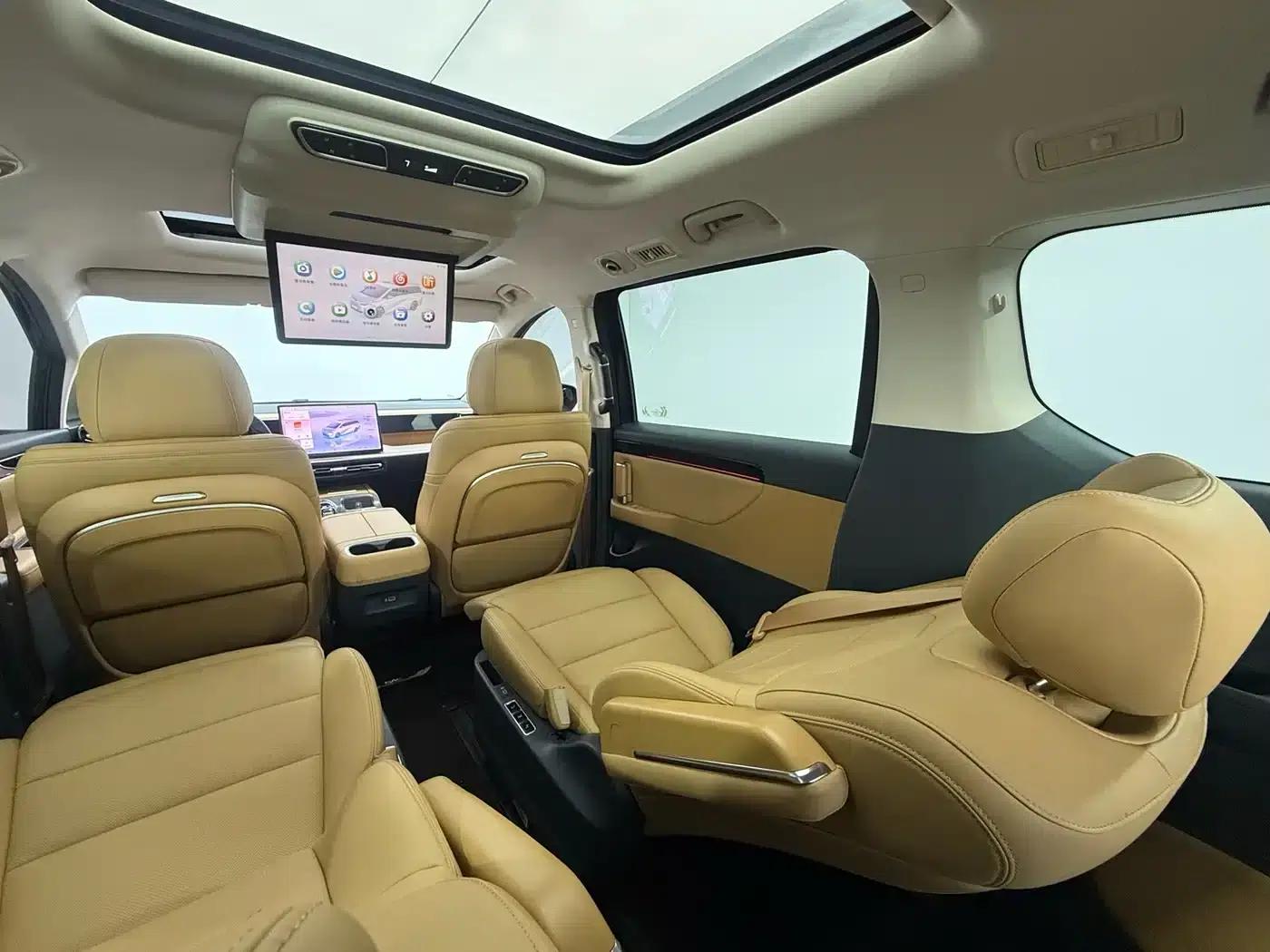 Trumpchi E8 PHEV 2024 Model 150km Dragon Soaring Starry Night+ — миниатюра 16