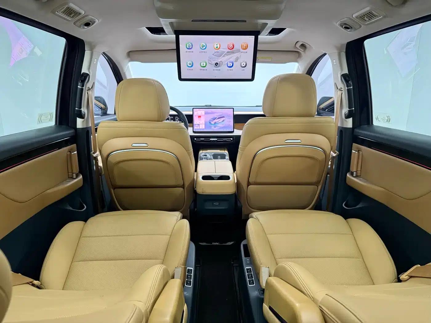 Trumpchi E8 PHEV 2024 Model 150km Dragon Soaring Starry Night+ — миниатюра 17