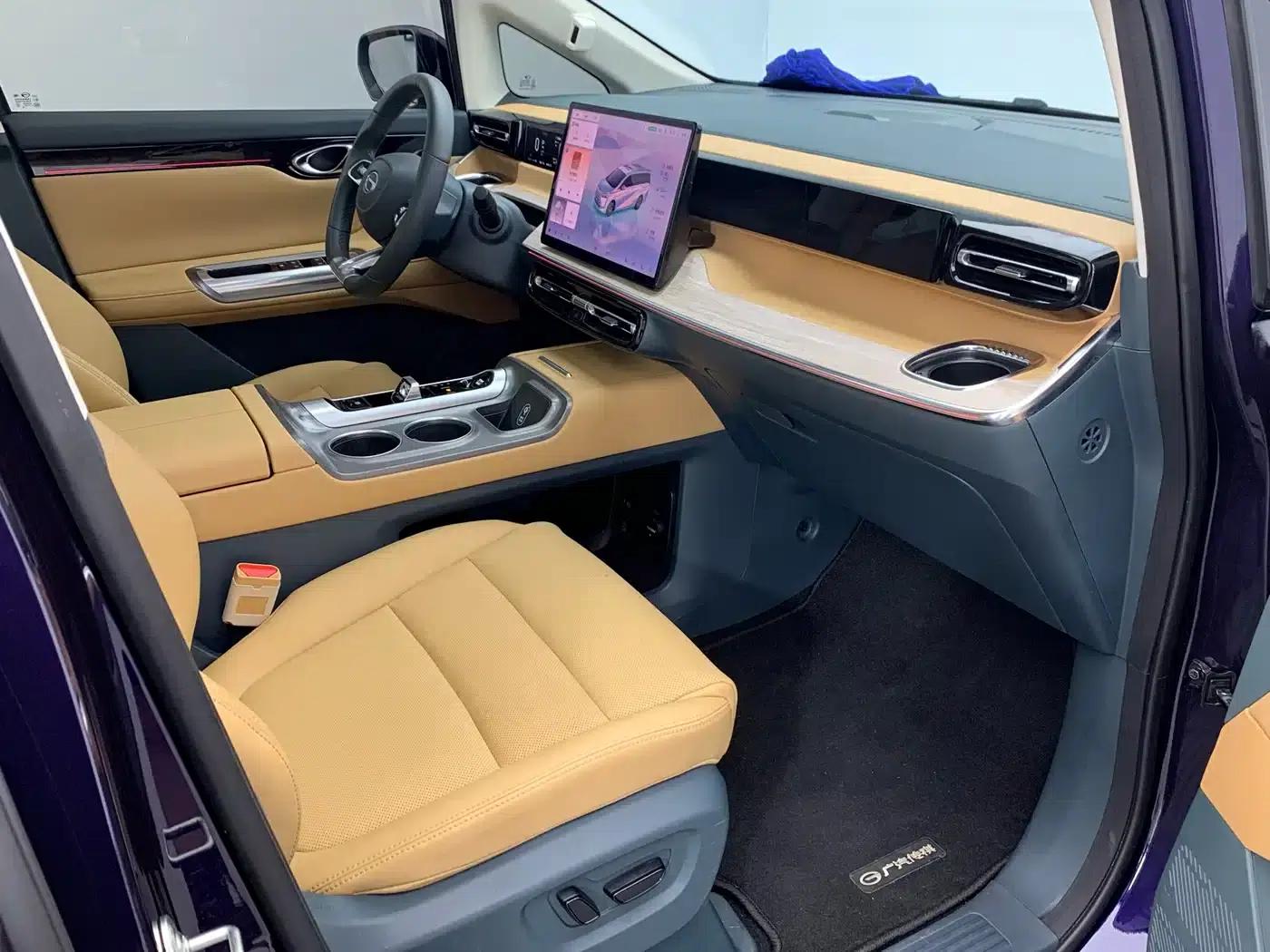 Trumpchi E8 PHEV 2024 Model 150km Dragon Soaring Starry Night+ — миниатюра 9
