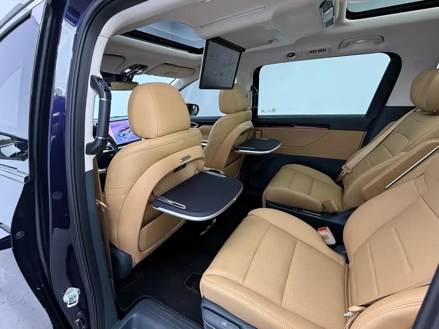 Trumpchi E8 PHEV 2024 Model 150km Dragon Soaring Starry Night+ — миниатюра 10