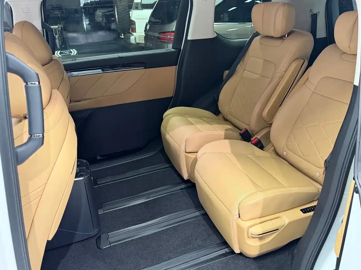 Trumpchi E8 PHEV 2024 Model 150km Dragon Soaring Starry Night+ — миниатюра 16