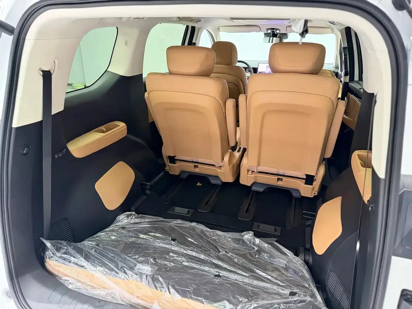 Trumpchi E8 PHEV 2024 Model 150km Dragon Soaring Starry Night+ — миниатюра 22