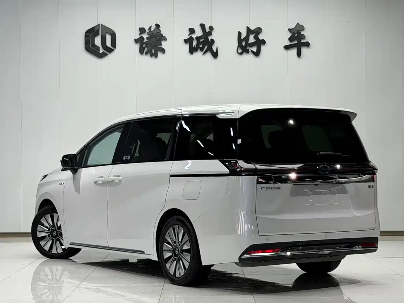 Trumpchi E8 PHEV 2024 Model 150km Dragon Soaring Starry Night+ — миниатюра 7