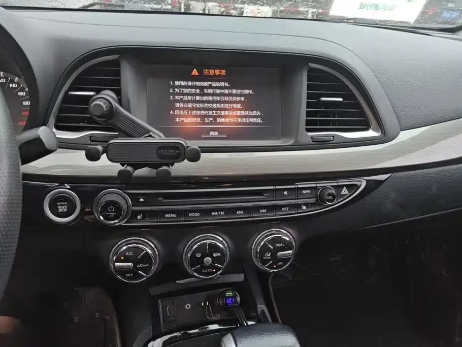 Trumpchi GA6 2016 235T DCT Luxury Edition — миниатюра 13