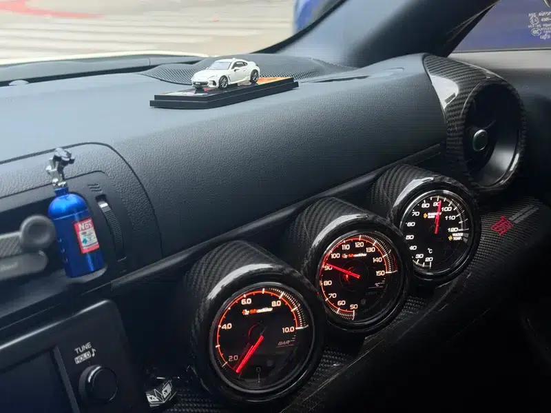 Subaru BRZ 2023 2.4L Manual 10th Anniversary Edition — миниатюра 8