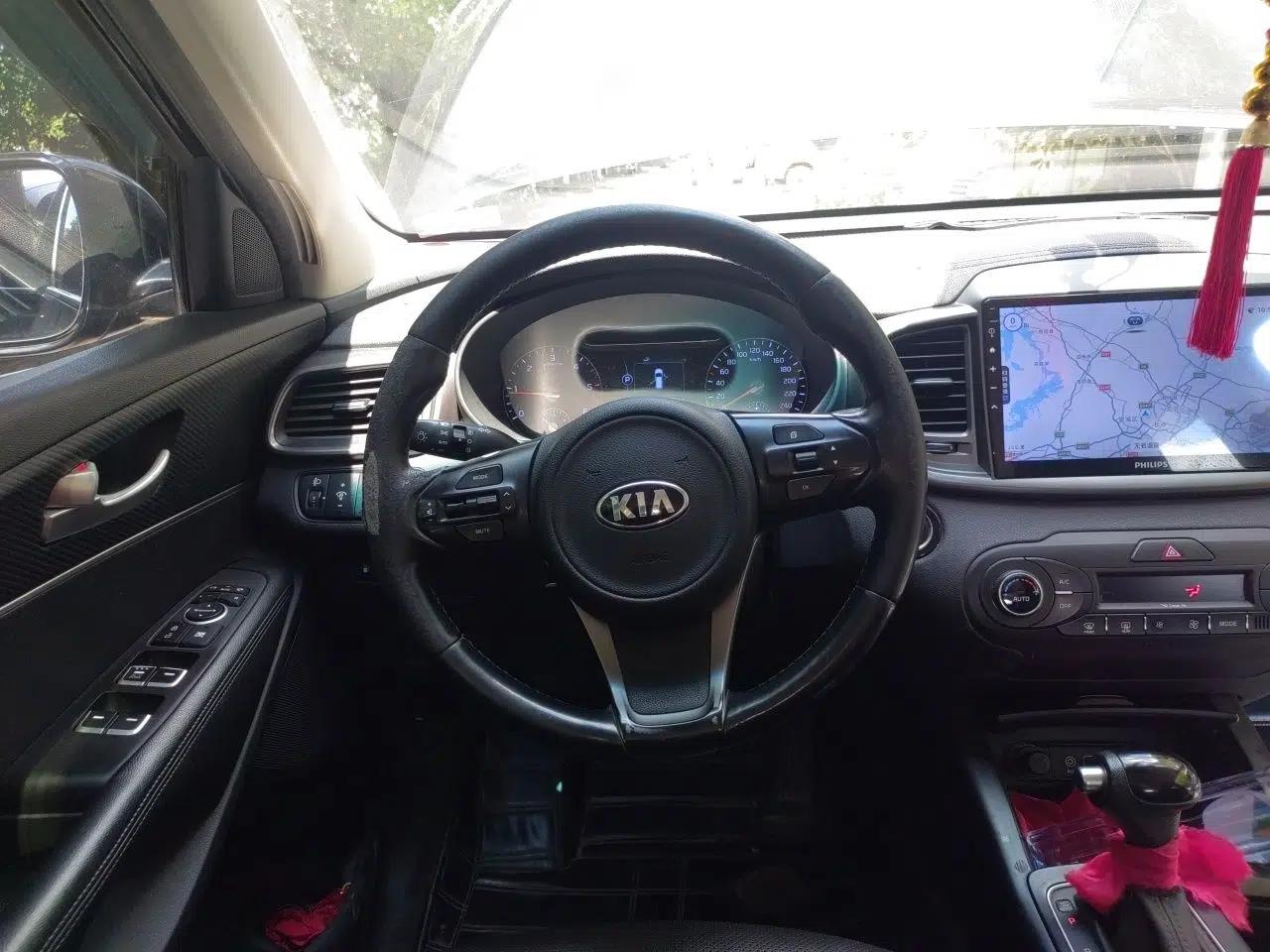 Kia Sorento 2016 Sorento L 2.2T Diesel 4WD Custom Edition 7 Seats China IV Standard — миниатюра 10