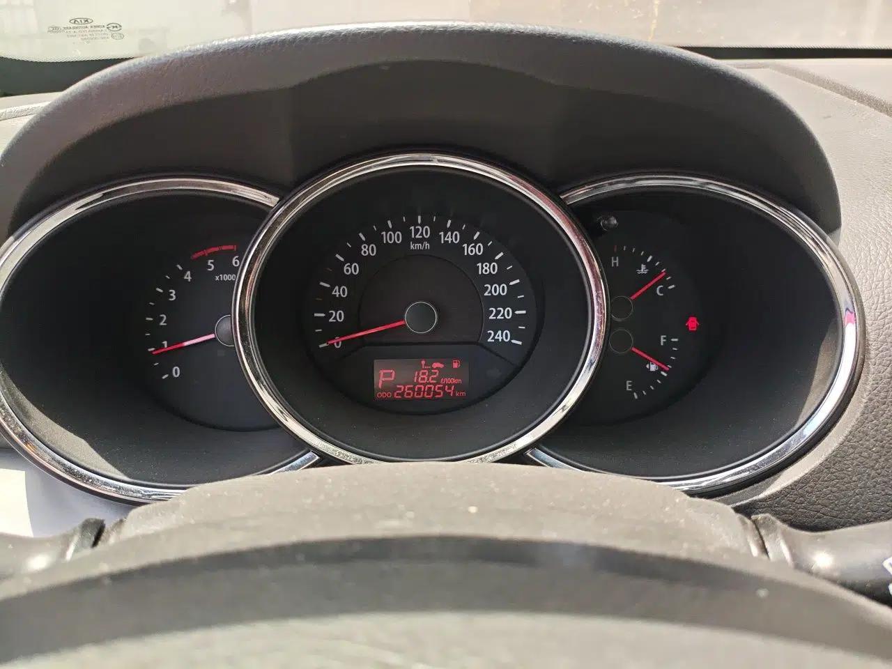 Kia Sorento 2010 2.2T Diesel Comfort Edition — миниатюра 11