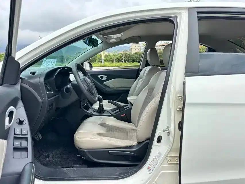 Trumpchi GA3S Vision 2016 200T Manual Elite Edition — миниатюра 23
