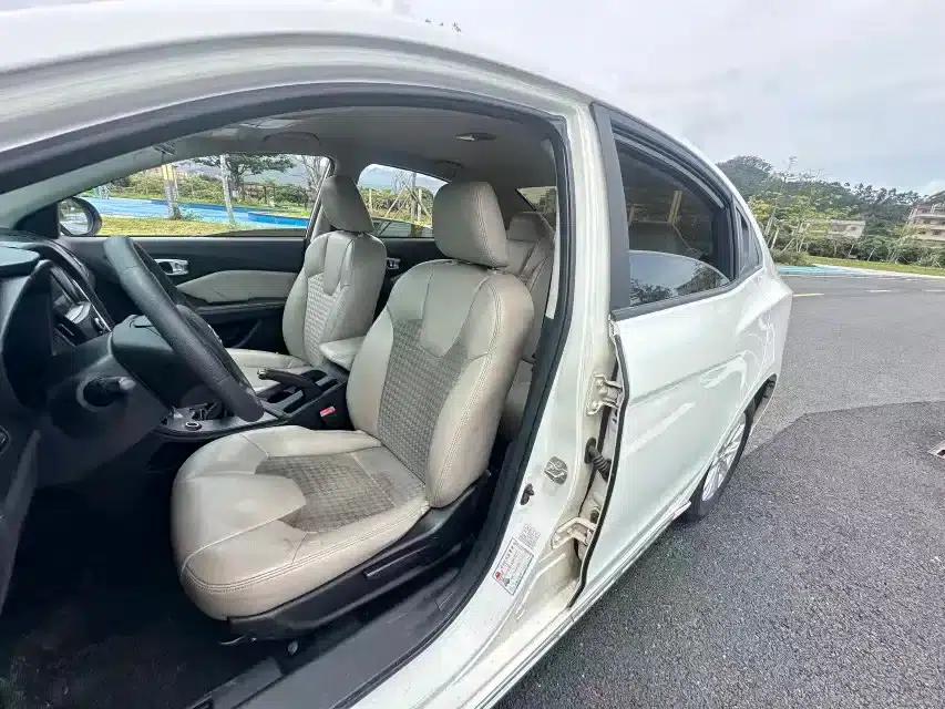 Trumpchi GA3S Vision 2016 200T Manual Elite Edition — миниатюра 10