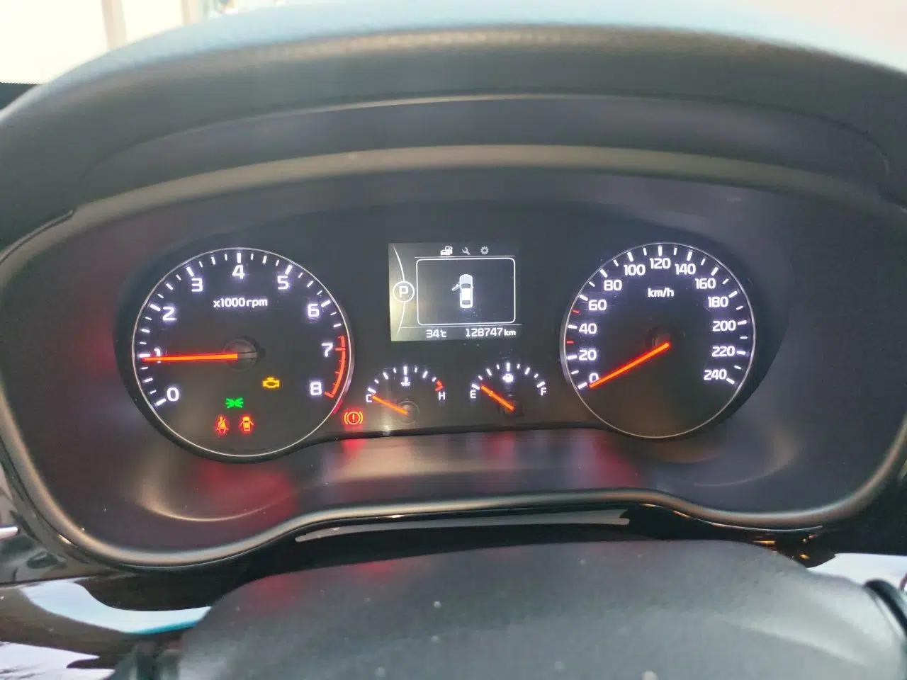 Kia K4 2015 1.8L Automatic GLS Special — миниатюра 11