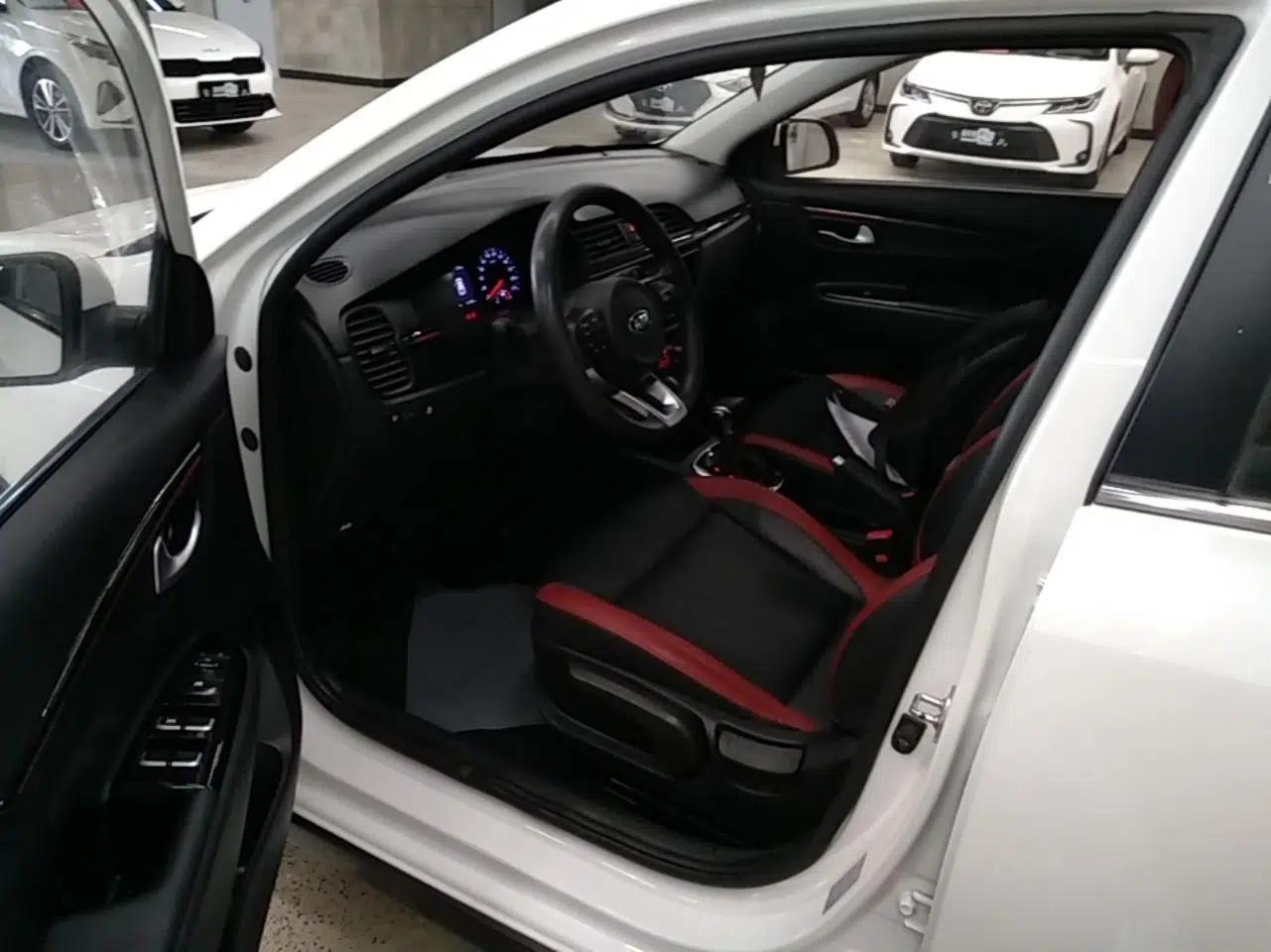 Kia KX Cross 2017 1.4L AT GLS — миниатюра 17
