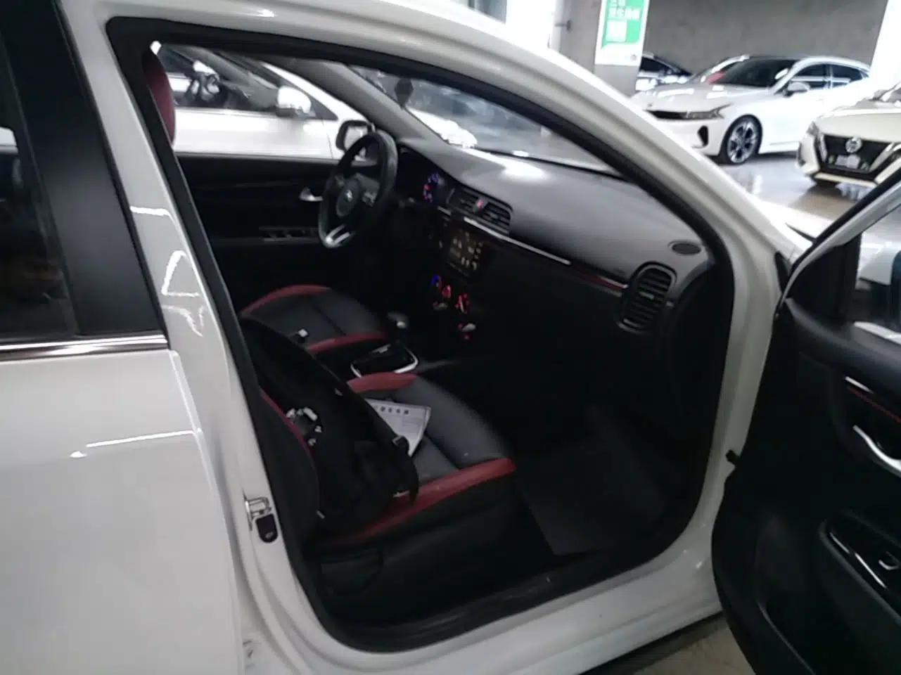 Kia KX Cross 2017 1.4L AT GLS — миниатюра 19