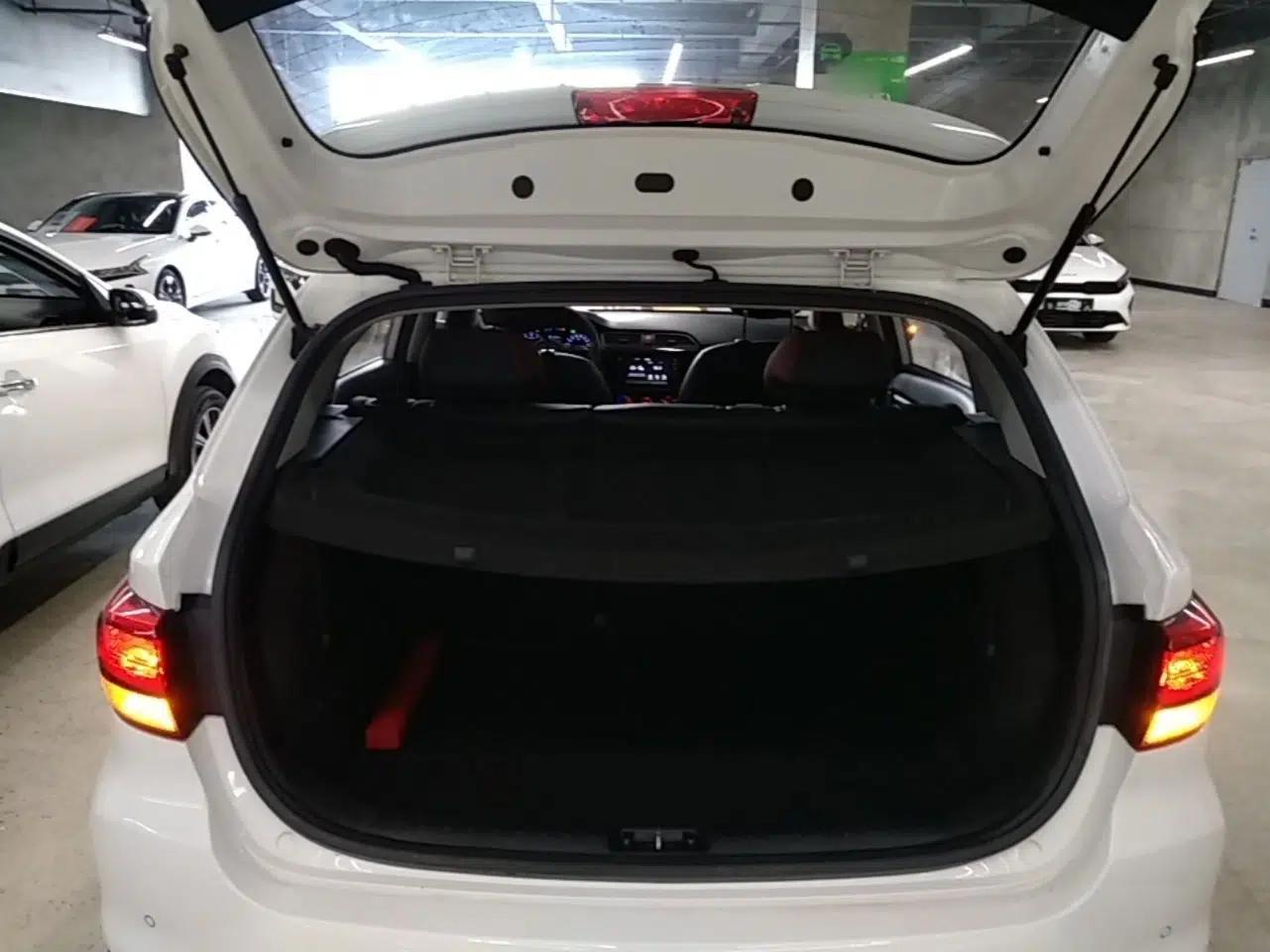 Kia KX Cross 2017 1.4L AT GLS — миниатюра 22