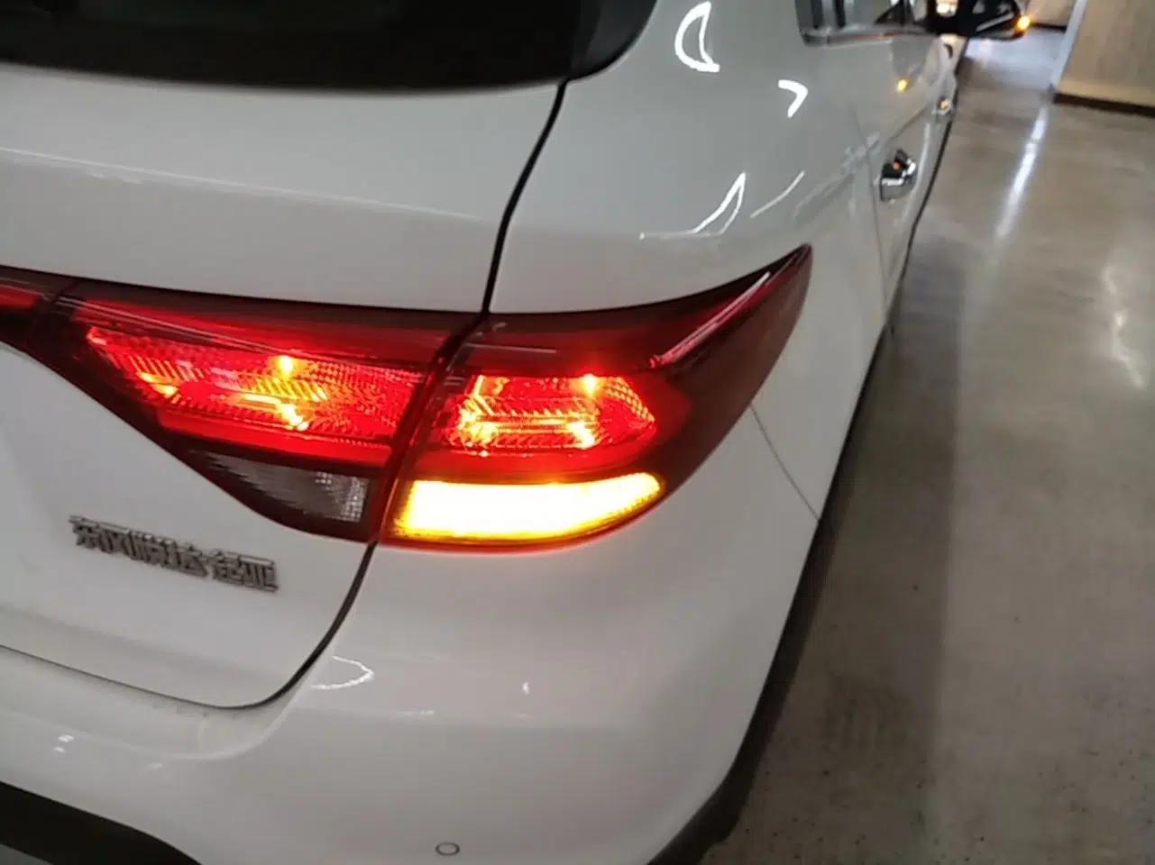 Kia KX Cross 2017 1.4L AT GLS — миниатюра 9