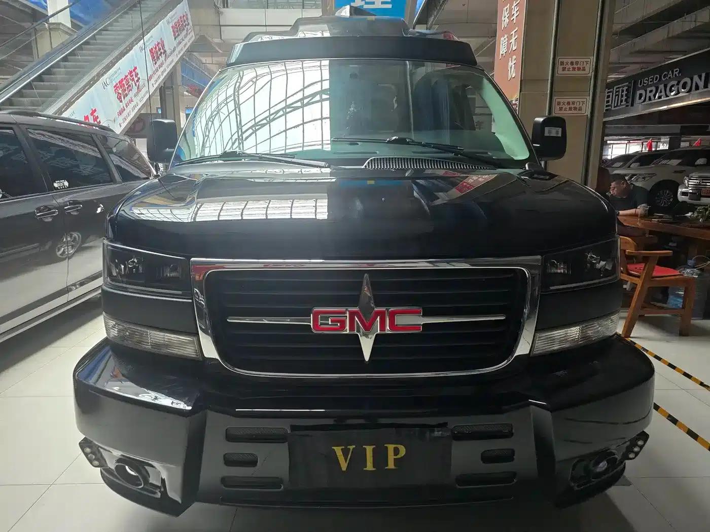 2013 SAVANA 5.3L AWD Executive Class — миниатюра 1