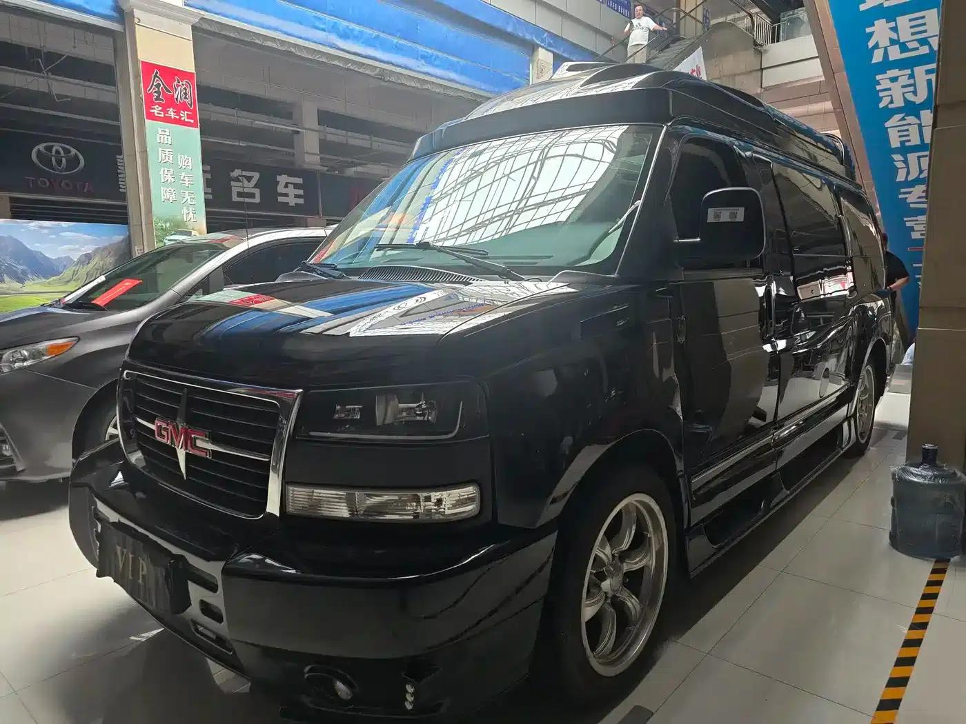 2013 SAVANA 5.3L AWD Executive Class — миниатюра 2