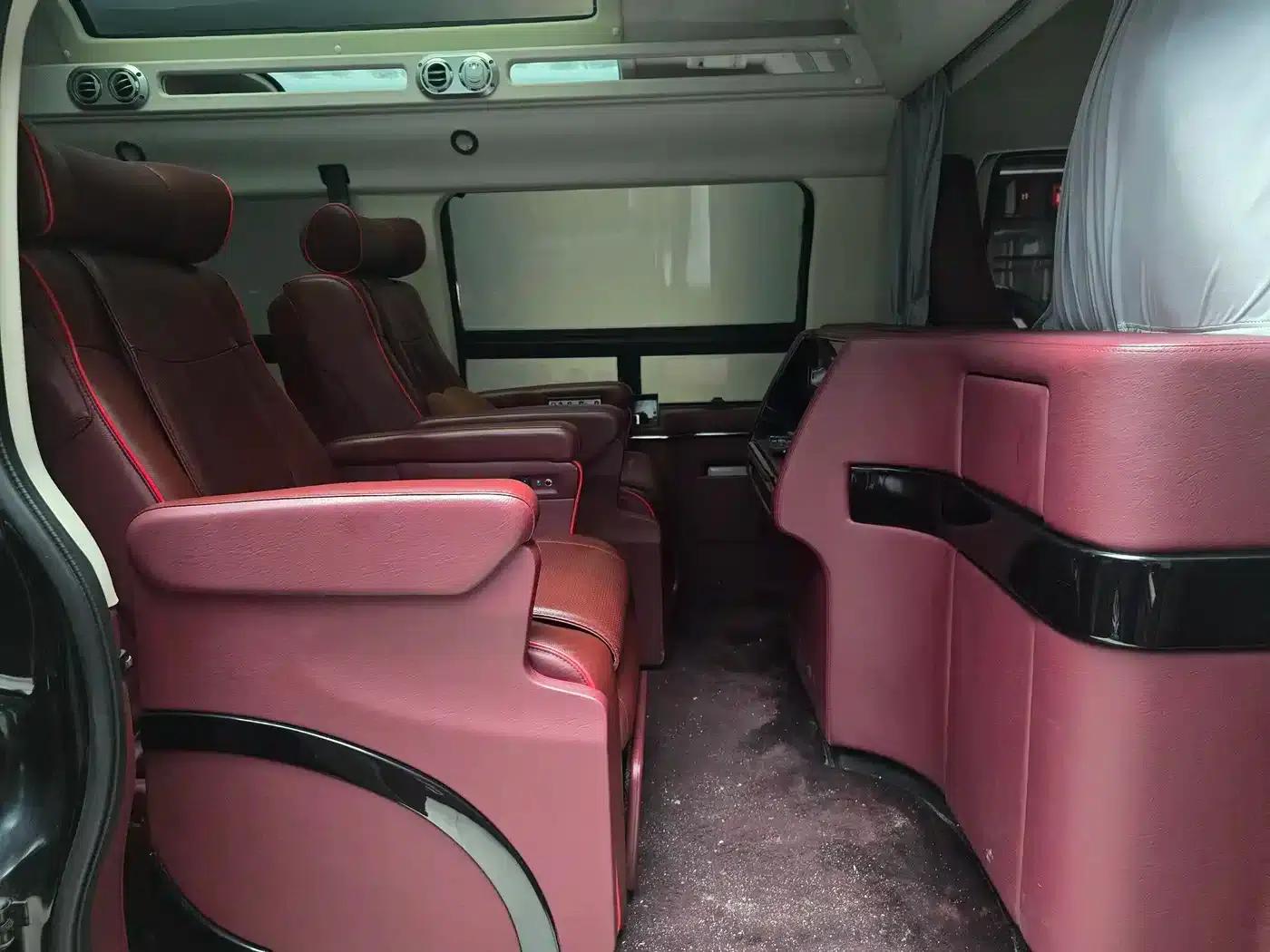 2013 SAVANA 5.3L AWD Executive Class — миниатюра 8