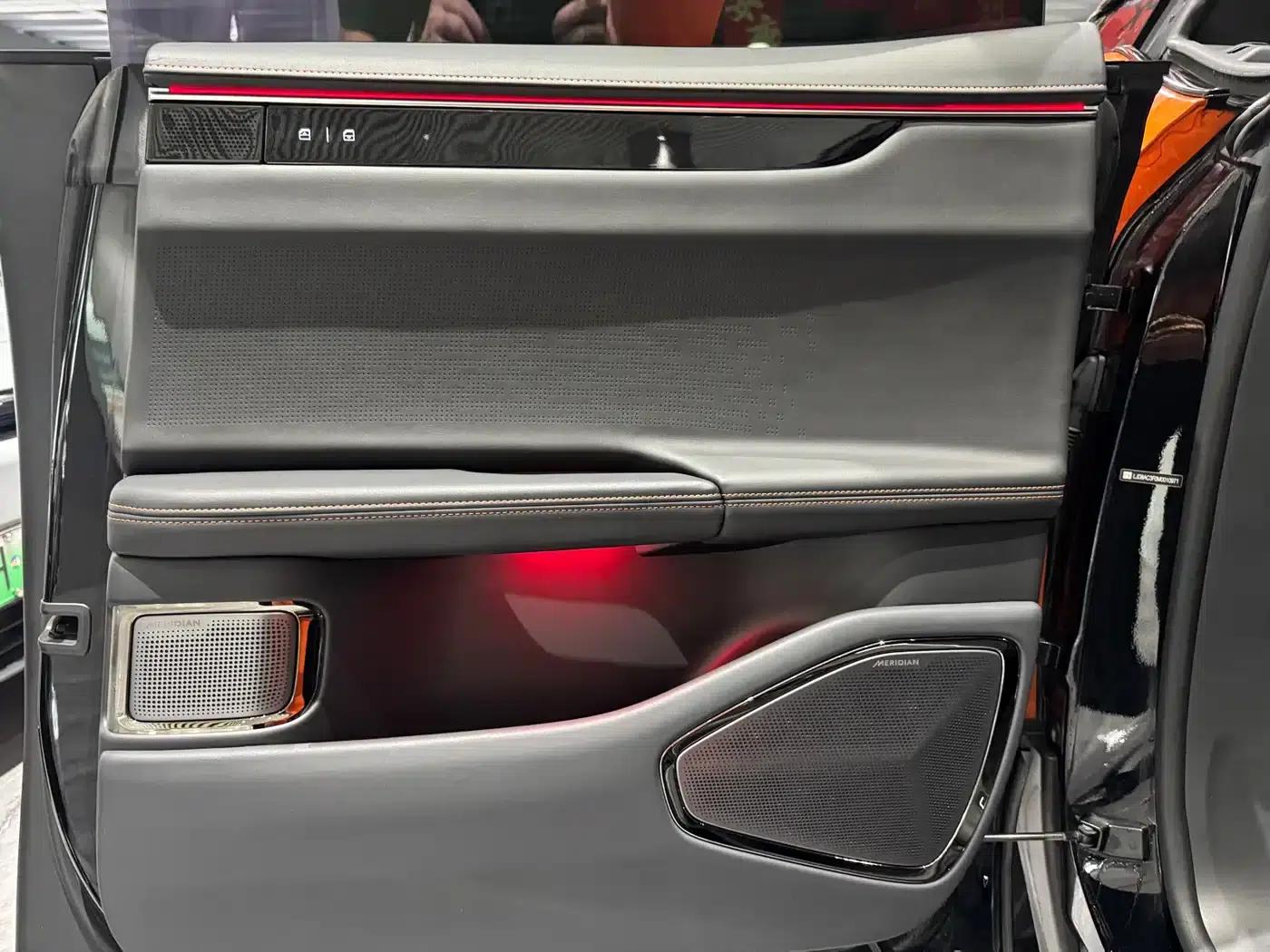 HiPhi X 2021 Founder Edition 6-seater — миниатюра 12