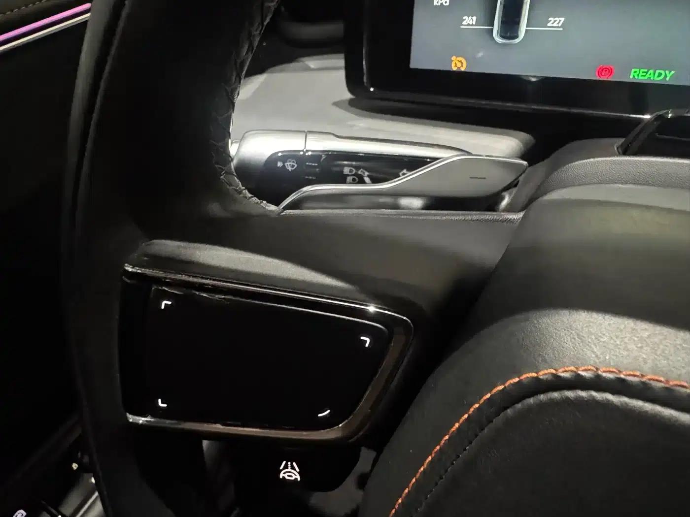 HiPhi X 2021 Founder Edition 6-seater — миниатюра 16