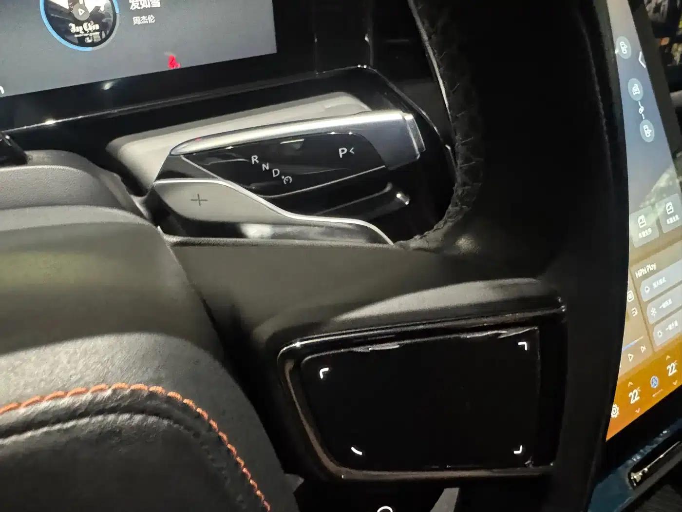 HiPhi X 2021 Founder Edition 6-seater — миниатюра 17