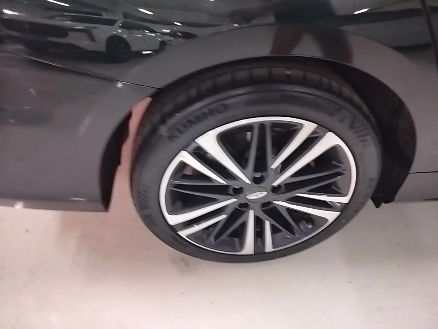 Chery Arrizo 8 2024 High-Energy Edition 2.0T Automatic Yu+ — миниатюра 11
