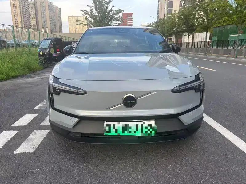 Volvo EX30 2025 Rear-Wheel Drive Long Range Plus — миниатюра 2