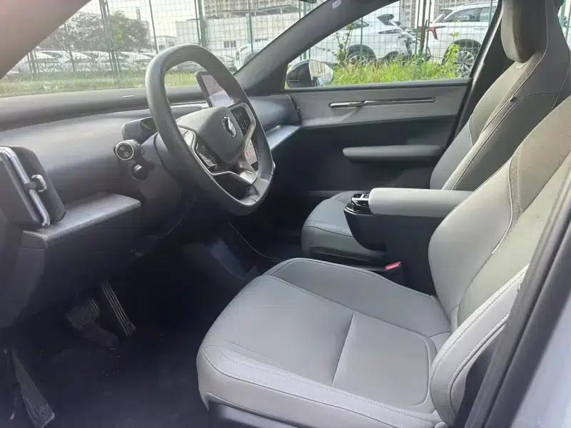 Volvo EX30 2025 Rear-Wheel Drive Long Range Plus — миниатюра 10