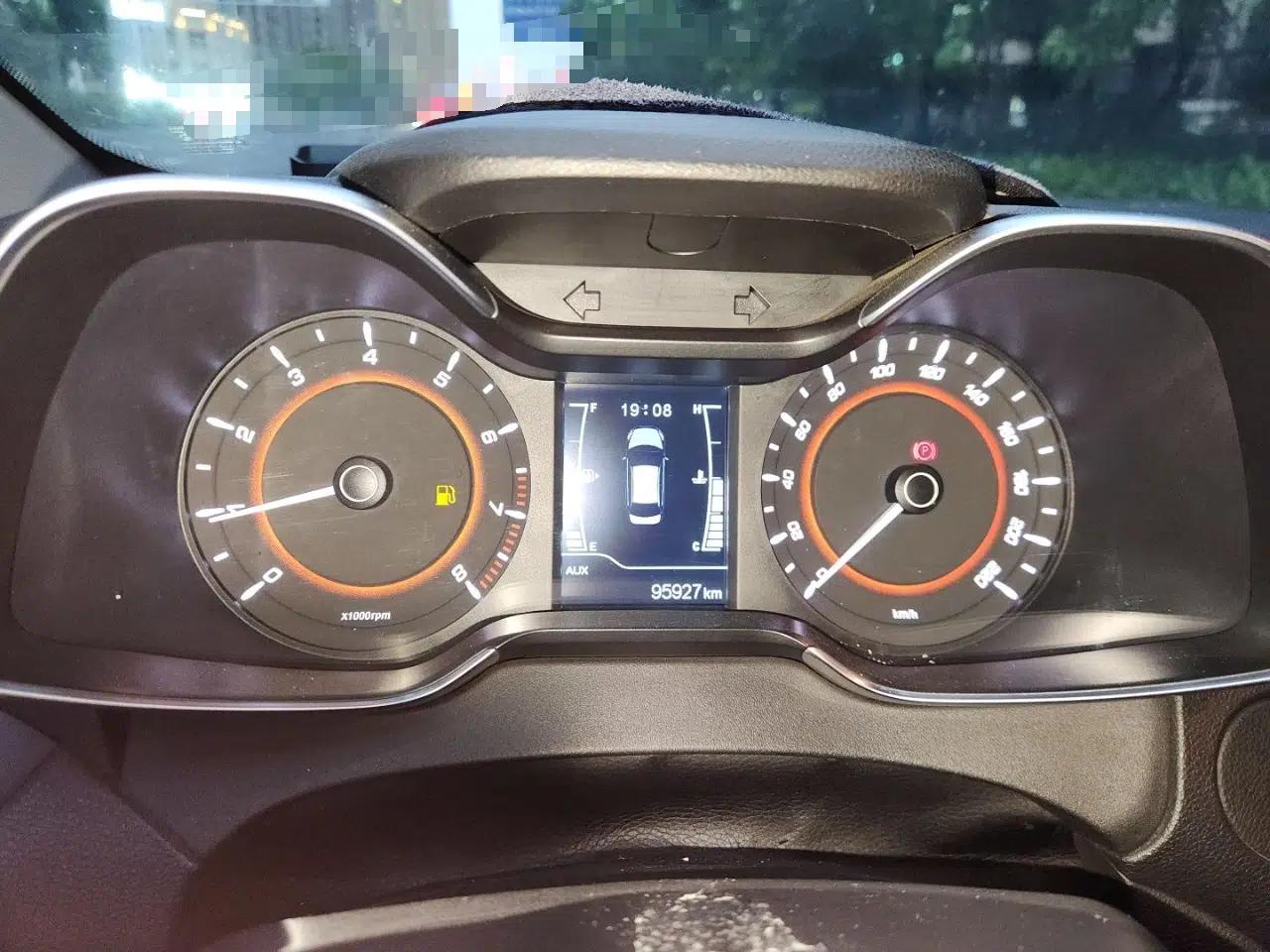 Chery Arrizo 5 2017 1.5L Manual Lingchao Edition — миниатюра 11
