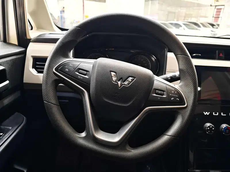 Wuling Hongguang PLUS 2020 1.5L Manual Comfort 7-Seater — миниатюра 11