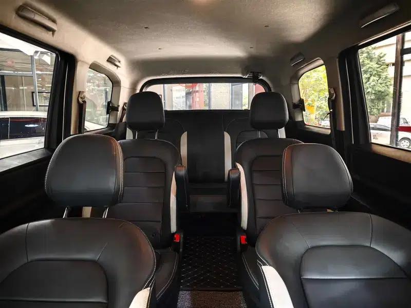 Wuling Hongguang PLUS 2020 1.5L Manual Comfort 7-Seater — миниатюра 14