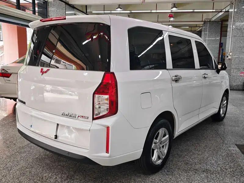 Wuling Hongguang PLUS 2020 1.5L Manual Comfort 7-Seater — миниатюра 7