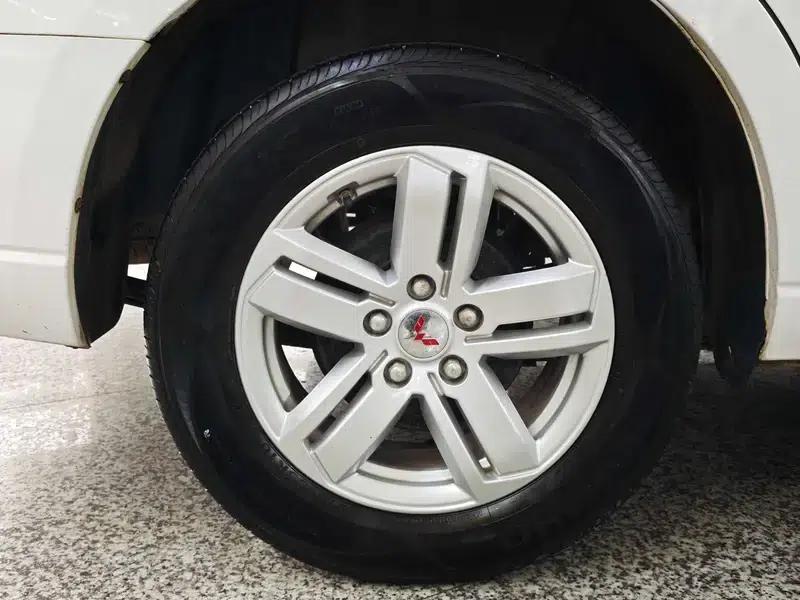 Wuling Hongguang PLUS 2020 1.5L Manual Comfort 7-Seater — миниатюра 8