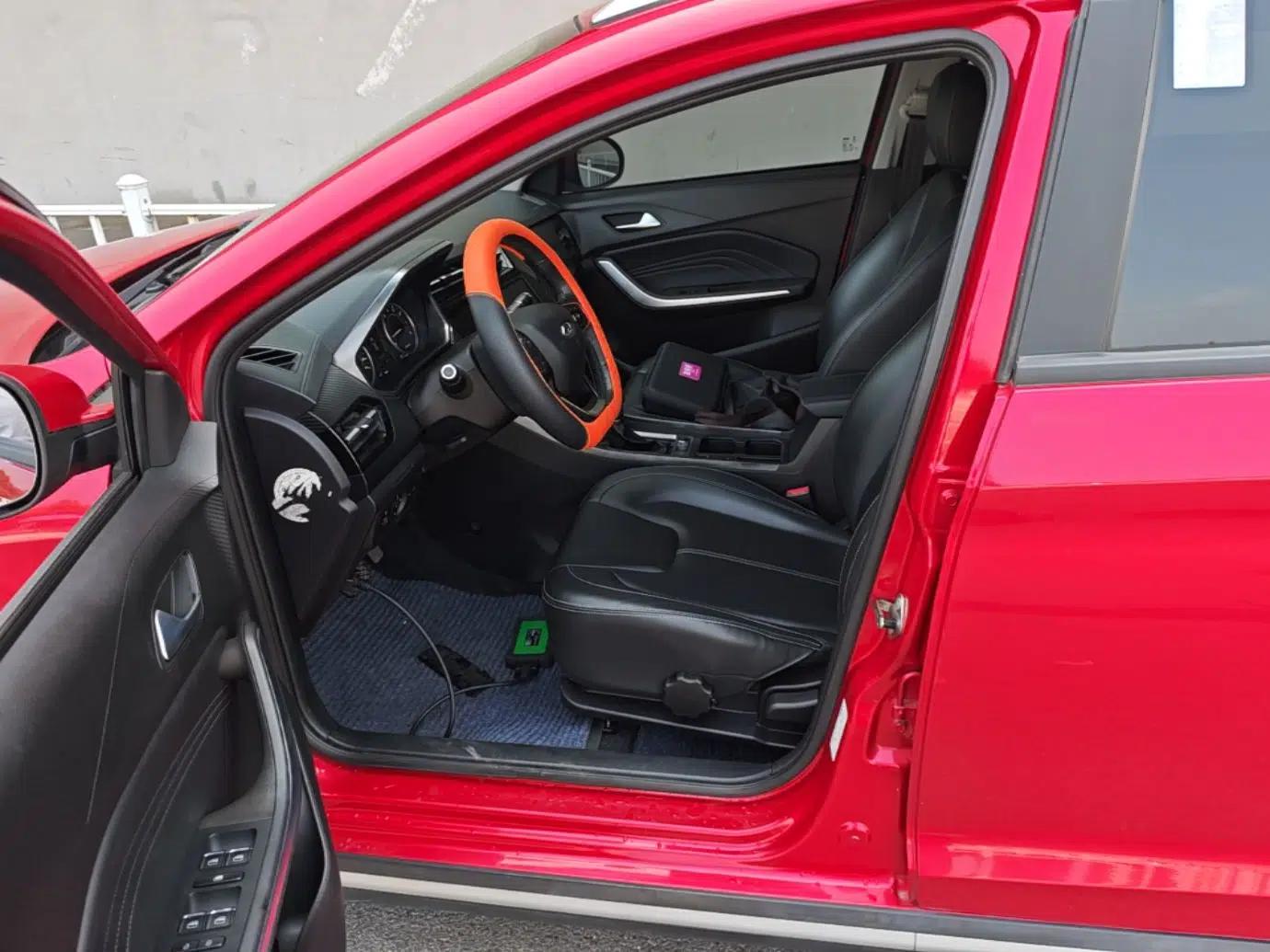 Chery Tiggo 3X 2021 PLUS 1.5L CVT Thrilling Red Date Edition — миниатюра 17