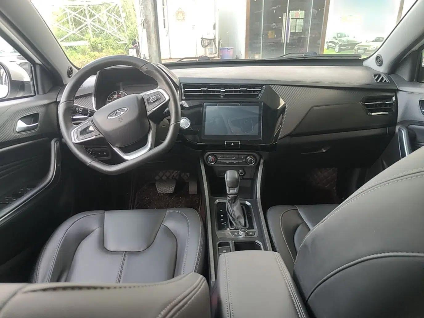 Chery Tiggo 3X 2021 PLUS 1.5L CVT Thrilling Red Date Edition — миниатюра 12