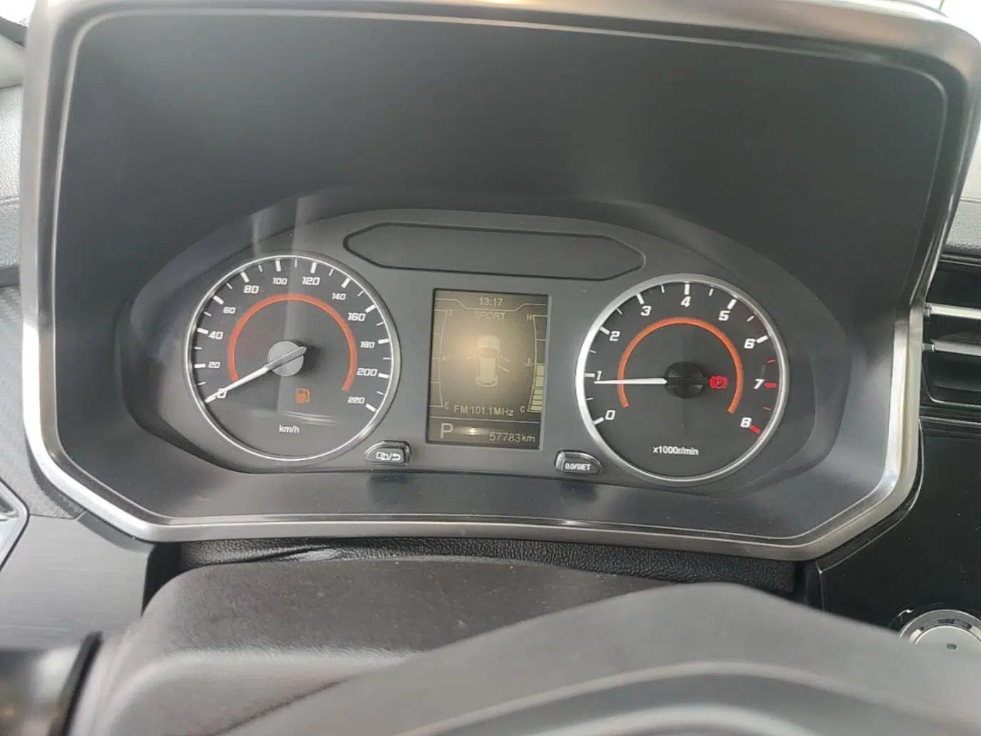 Chery Tiggo 3X 2021 PLUS 1.5L CVT Thrilling Red Date Edition — миниатюра 14