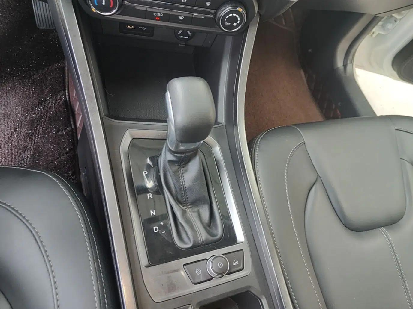 Chery Tiggo 3X 2021 PLUS 1.5L CVT Thrilling Red Date Edition — миниатюра 16
