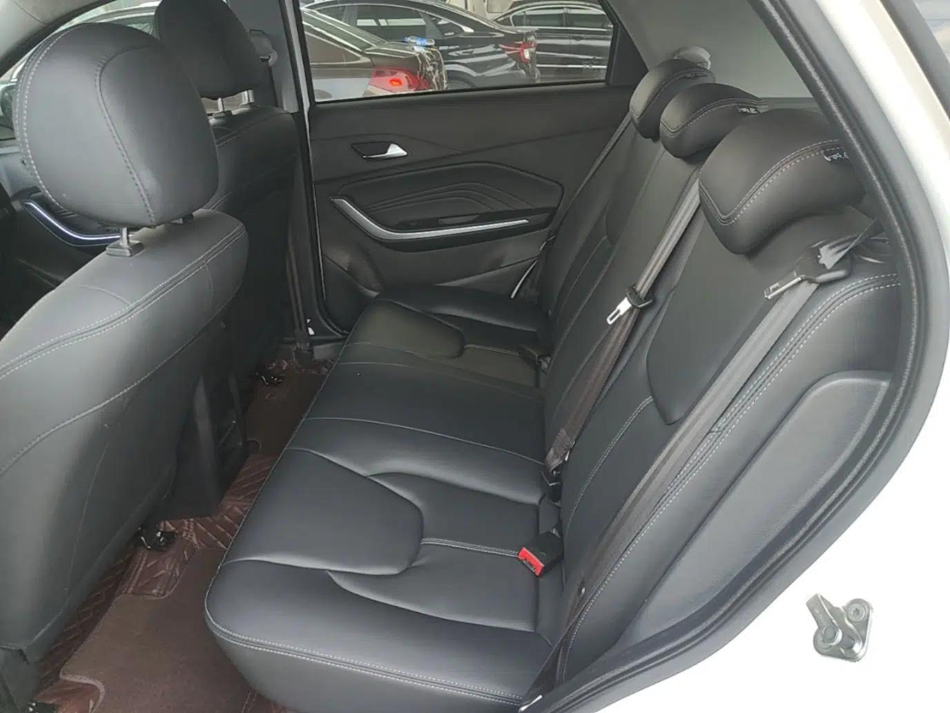 Chery Tiggo 3X 2021 PLUS 1.5L CVT Thrilling Red Date Edition — миниатюра 20