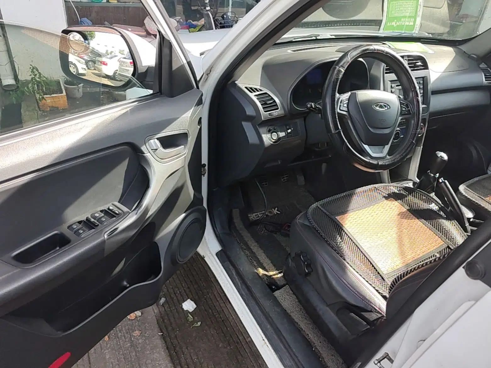Chery Tiggo 3 2014 1.6L Manual Zhishang Edition — миниатюра 18