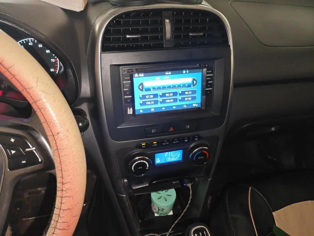 Chery Tiggo 3 2015 1.6L Manual Zhishang Commemorative Edition — миниатюра 13