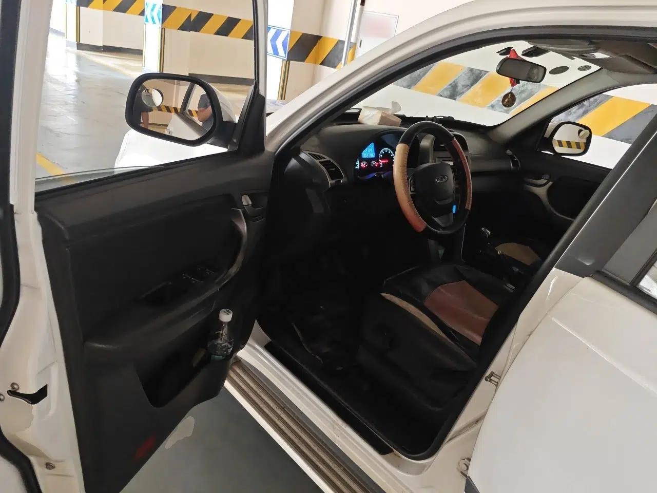Chery Tiggo 3 2015 1.6L Manual Zhishang Commemorative Edition — миниатюра 16