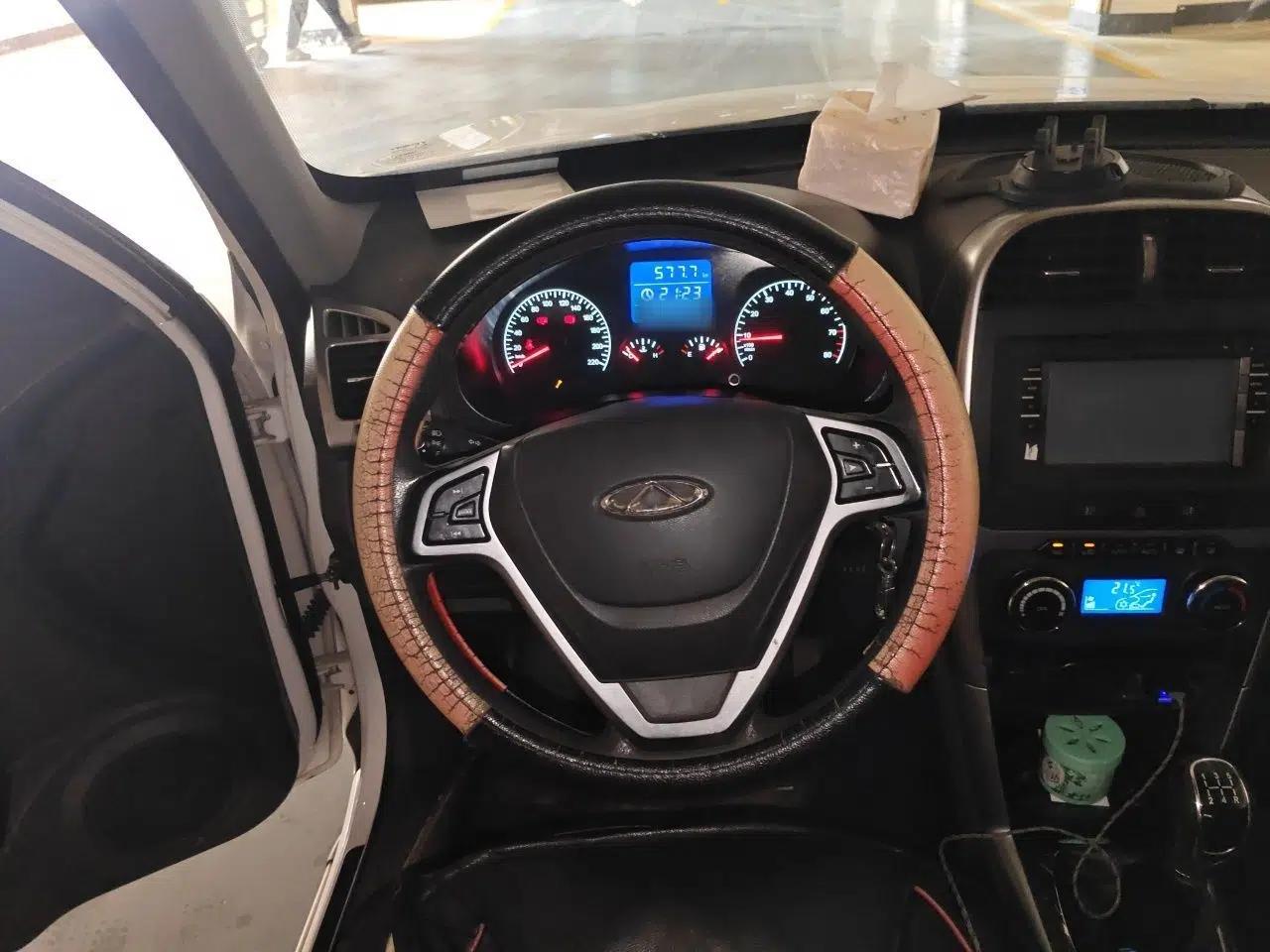 Chery Tiggo 3 2015 1.6L Manual Zhishang Commemorative Edition — миниатюра 10