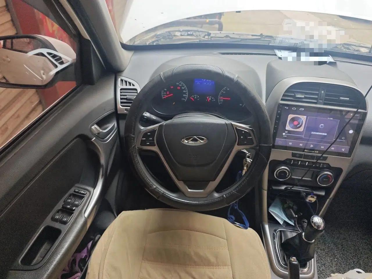 Chery Tiggo 3 2014 1.6L Manual Zhishang Edition — миниатюра 10