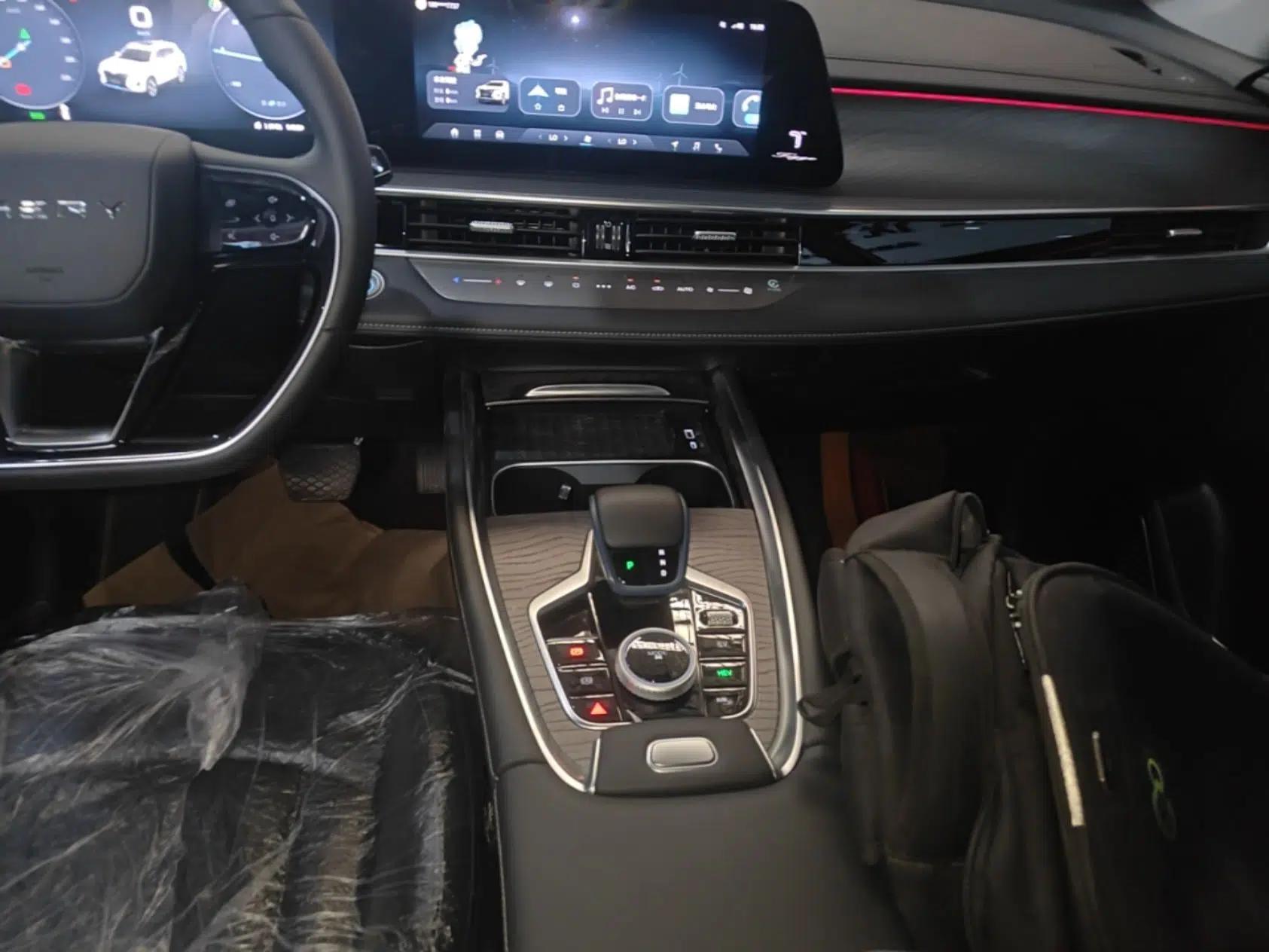 Chery Tiggo 8 PRO New Energy 2023 Champion Edition 1.5T 100km Glory Version — миниатюра 16